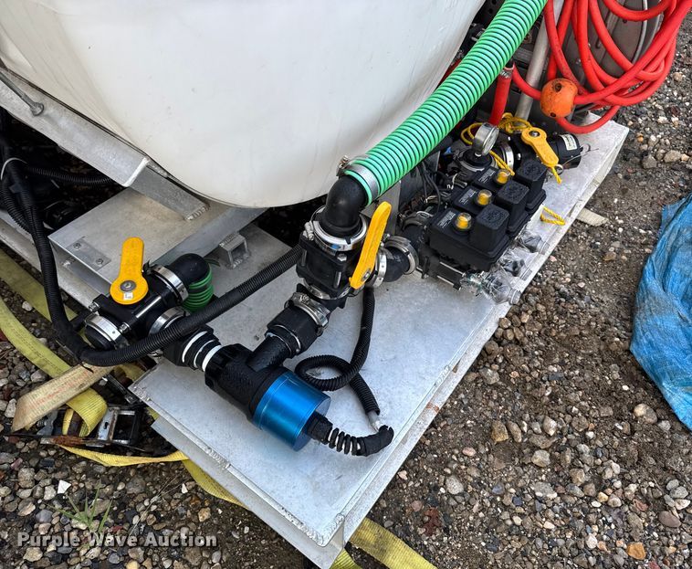 image for item EV4108 Deicing depot Deicing tank skid