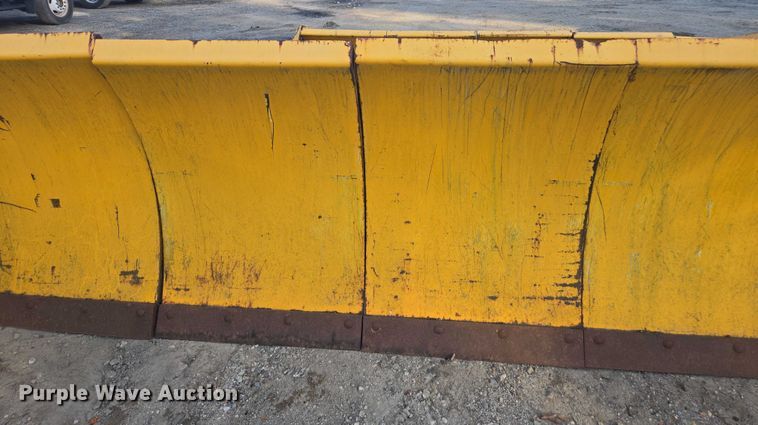 image for item EV4111 Artic wheel loader snow pusher