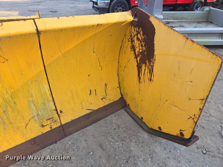 image for item EV4111 Artic wheel loader snow pusher