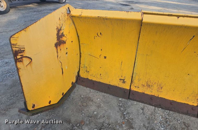 image for item EV4111 Artic wheel loader snow pusher