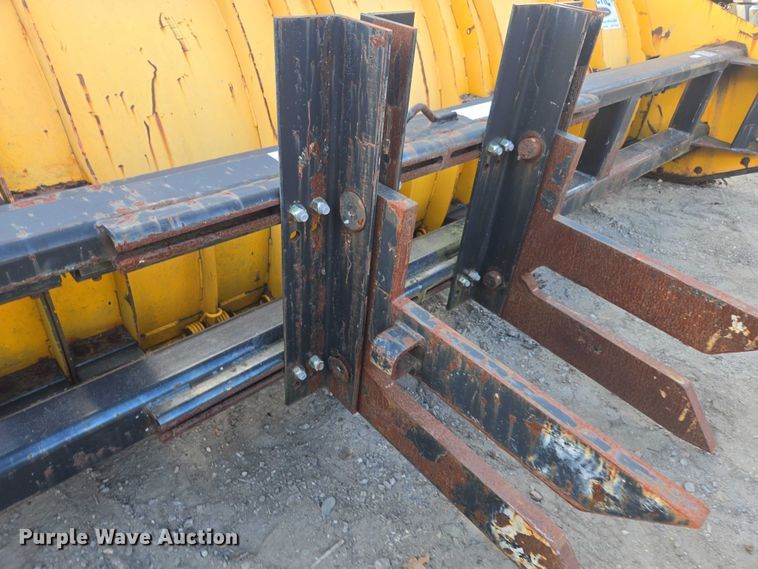 image for item EV4111 Artic wheel loader snow pusher