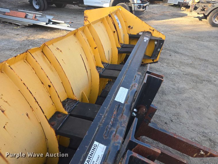 image for item EV4111 Artic wheel loader snow pusher