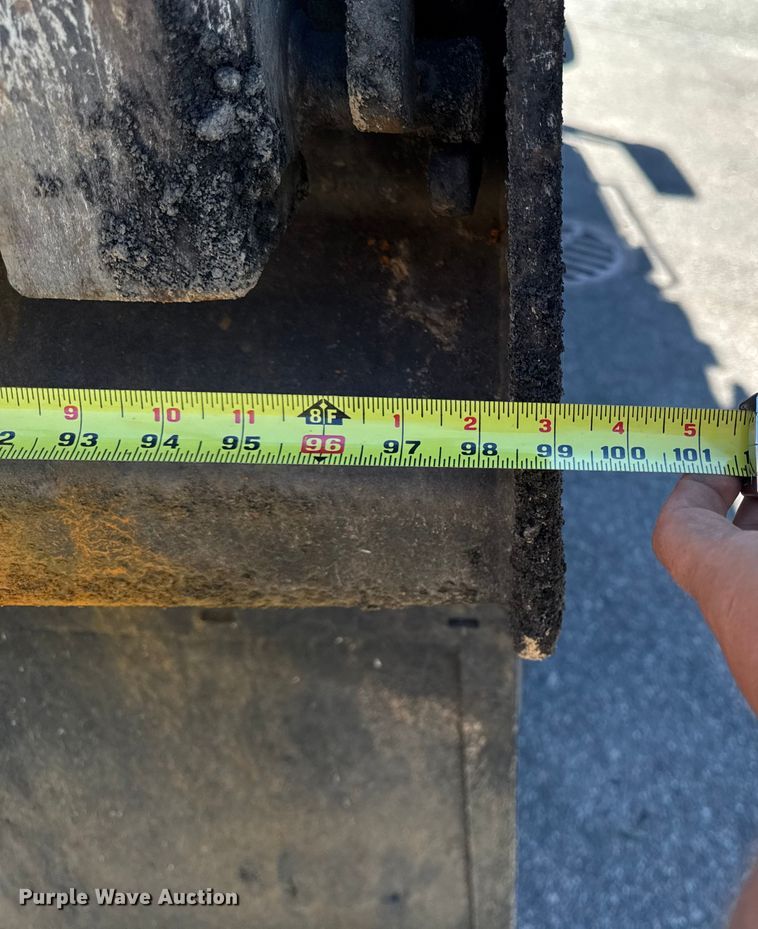 image for item EV4114 2019 Peterbilt 567 dump truck