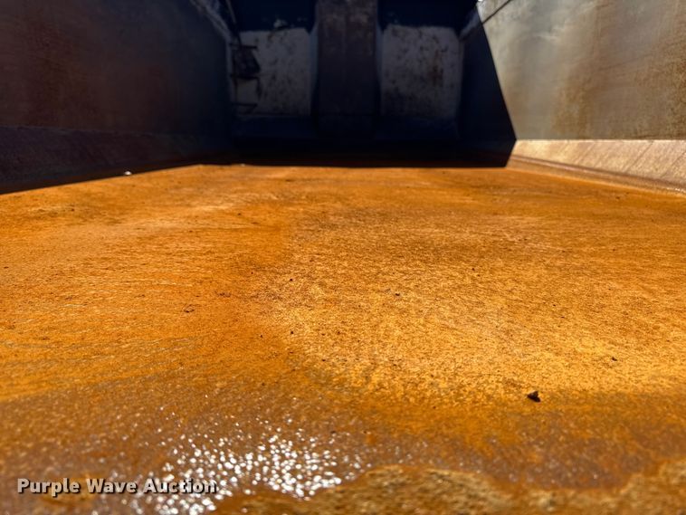 image for item EV4114 2019 Peterbilt 567 dump truck