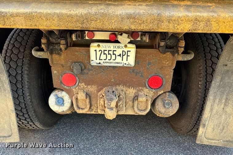 image for item EV4114 2019 Peterbilt 567 dump truck