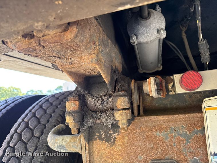 image for item EV4114 2019 Peterbilt 567 dump truck