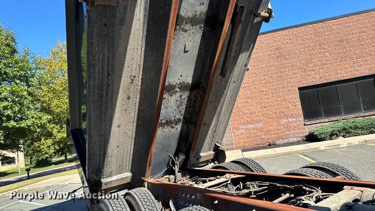 image for item EV4114 2019 Peterbilt 567 dump truck