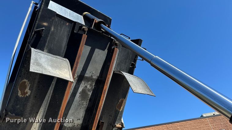 image for item EV4114 2019 Peterbilt 567 dump truck