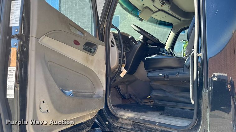 image for item EV4114 2019 Peterbilt 567 dump truck