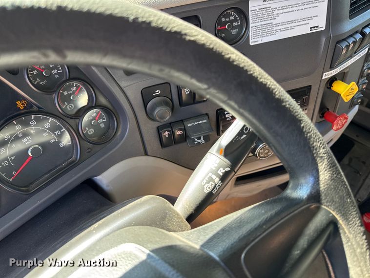 image for item EV4114 2019 Peterbilt 567 dump truck