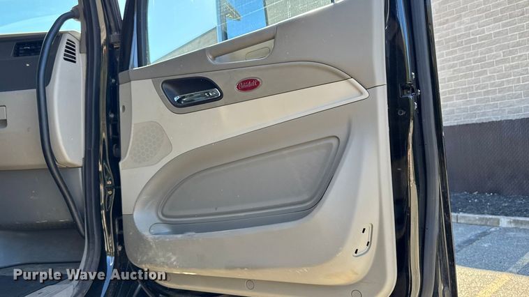 image for item EV4114 2019 Peterbilt 567 dump truck