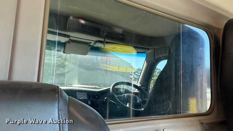 image for item EV4114 2019 Peterbilt 567 dump truck