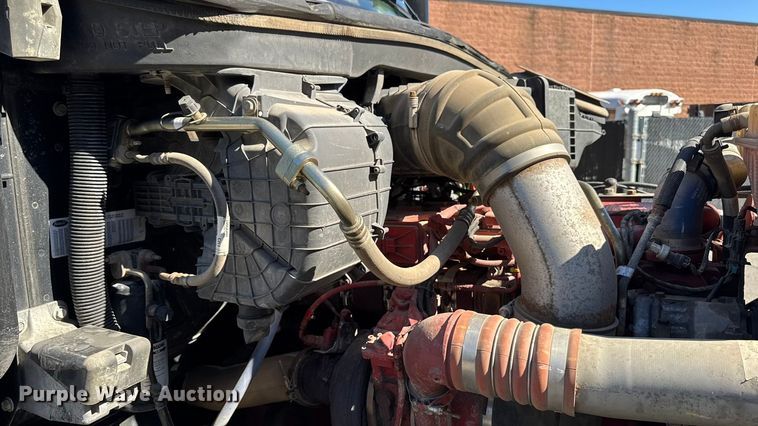 image for item EV4114 2019 Peterbilt 567 dump truck