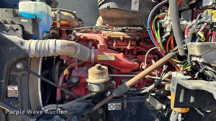 image for item EV4114 2019 Peterbilt 567 dump truck