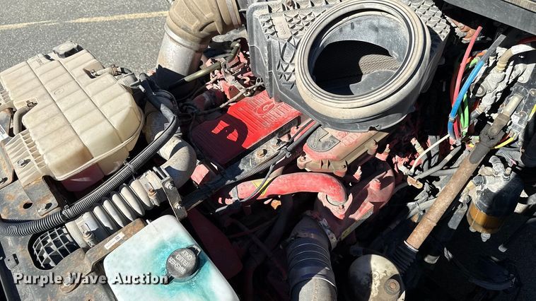 image for item EV4114 2019 Peterbilt 567 dump truck