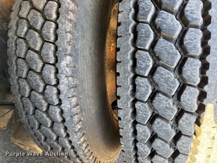 image for item EV4114 2019 Peterbilt 567 dump truck