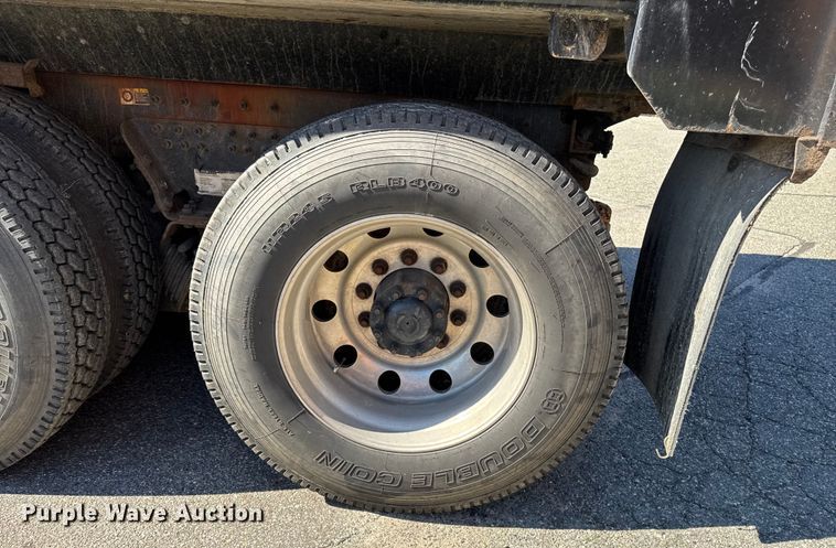 image for item EV4114 2019 Peterbilt 567 dump truck