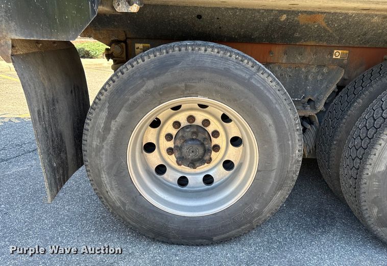 image for item EV4114 2019 Peterbilt 567 dump truck