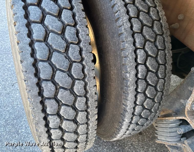 image for item EV4114 2019 Peterbilt 567 dump truck