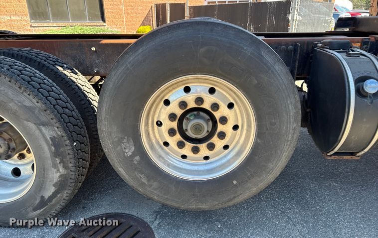 image for item EV4114 2019 Peterbilt 567 dump truck