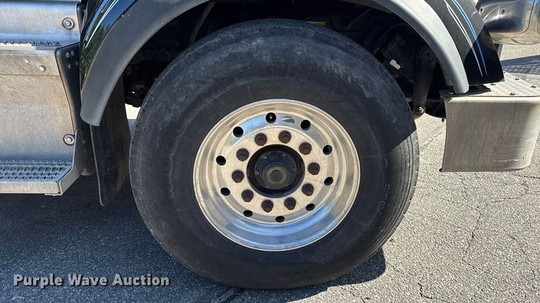 image for item EV4114 2019 Peterbilt 567 dump truck