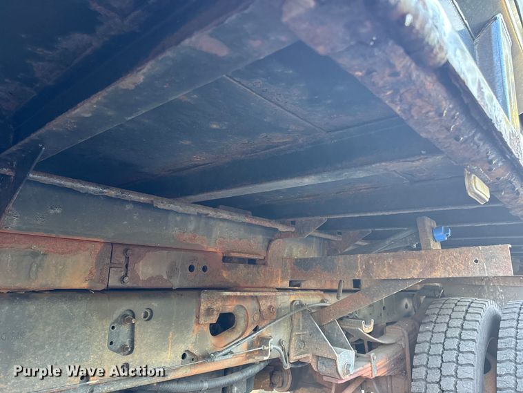 image for item EV4116 2016 Ford F550 Crew Cab dump truck