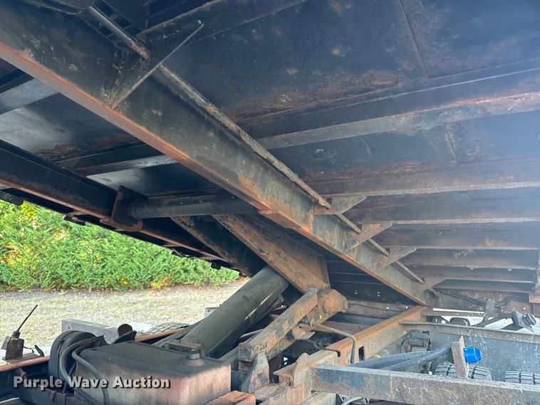 image for item EV4116 2016 Ford F550 Crew Cab dump truck