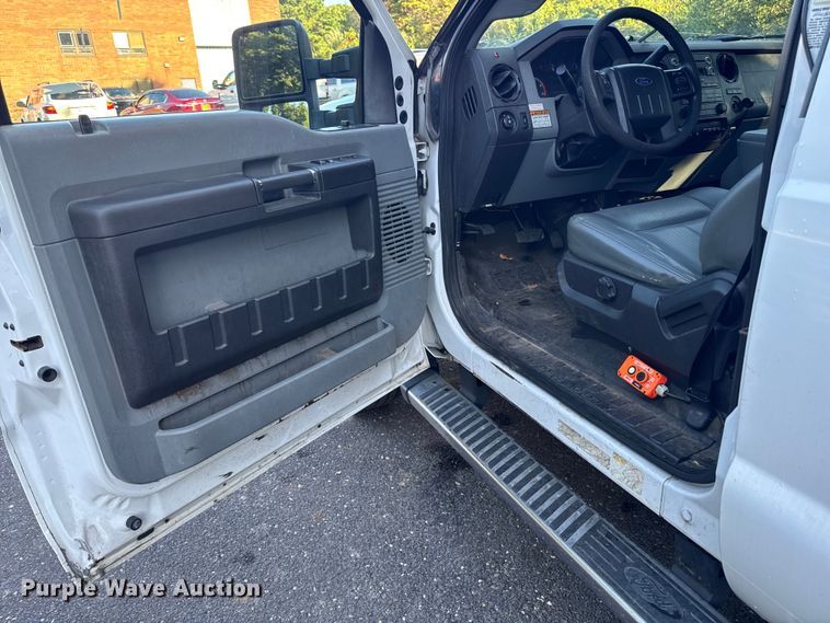 image for item EV4116 2016 Ford F550 Crew Cab dump truck