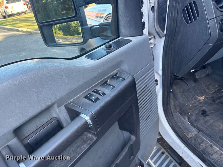 image for item EV4116 2016 Ford F550 Crew Cab dump truck