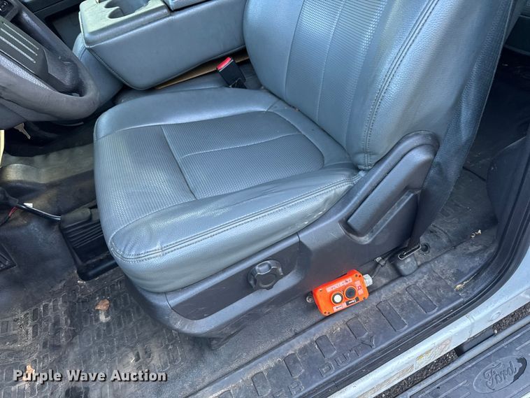 image for item EV4116 2016 Ford F550 Crew Cab dump truck