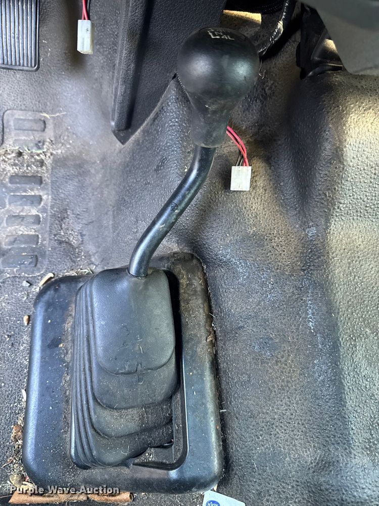 image for item EV4116 2016 Ford F550 Crew Cab dump truck