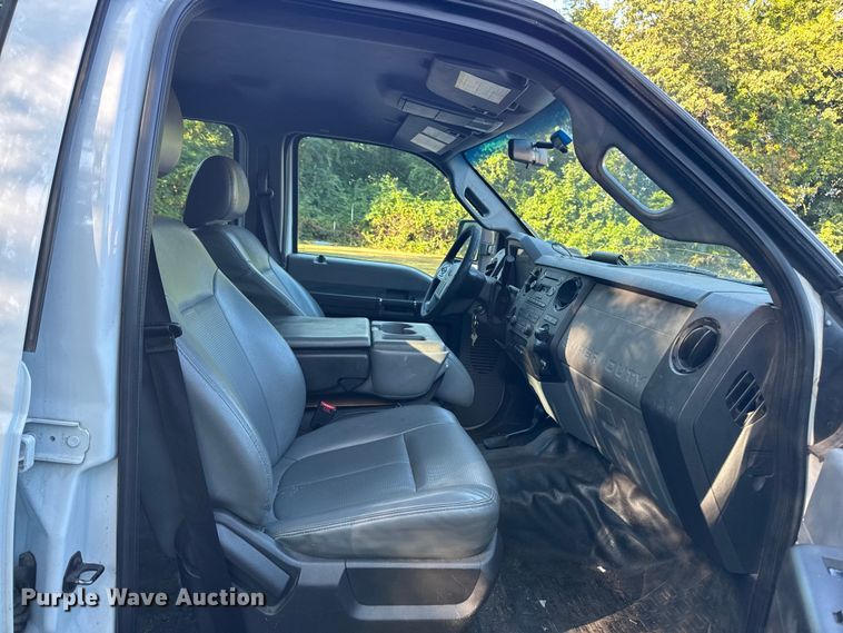 image for item EV4116 2016 Ford F550 Crew Cab dump truck