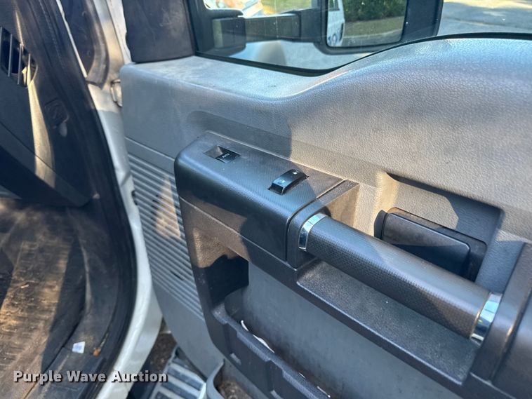 image for item EV4116 2016 Ford F550 Crew Cab dump truck