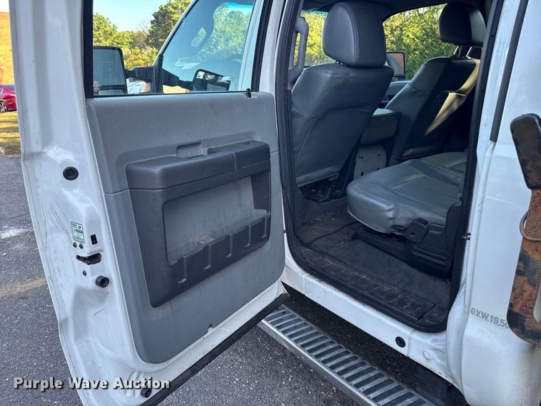 image for item EV4116 2016 Ford F550 Crew Cab dump truck