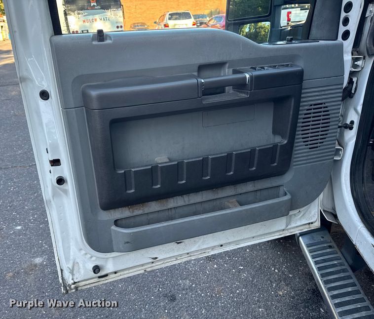 image for item EV4116 2016 Ford F550 Crew Cab dump truck