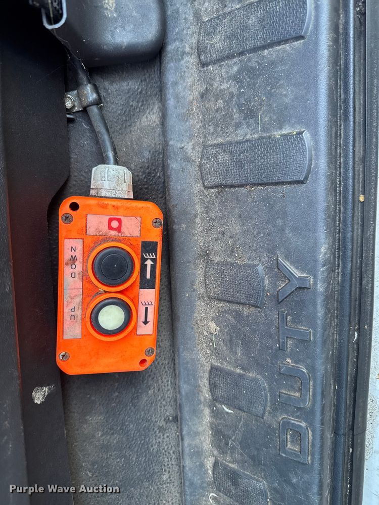 image for item EV4116 2016 Ford F550 Crew Cab dump truck