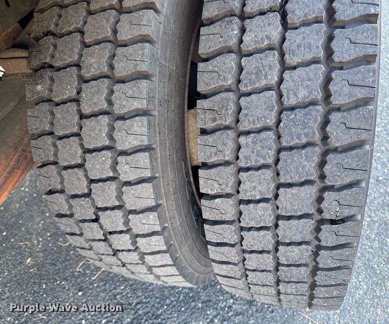 image for item EV4116 2016 Ford F550 Crew Cab dump truck