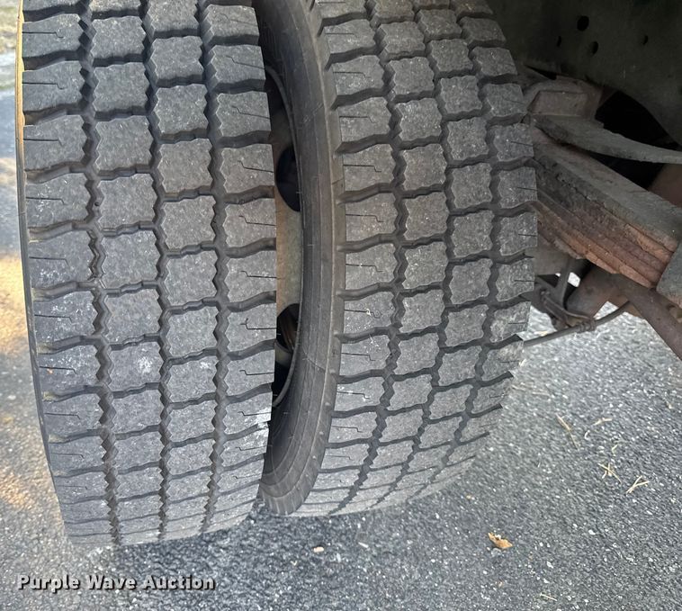 image for item EV4116 2016 Ford F550 Crew Cab dump truck