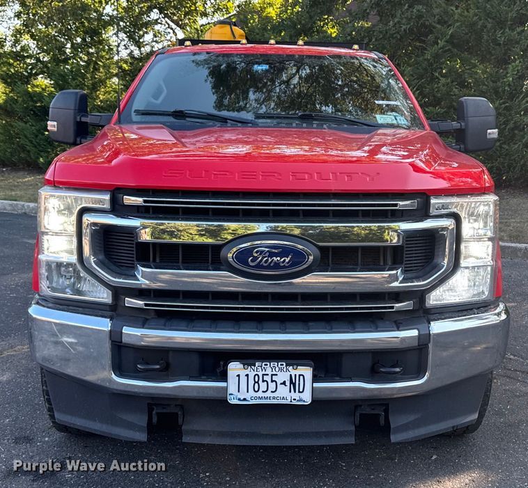 image for item EV4117 2022 Ford F350 Super Duty Crew Cab pickup truck