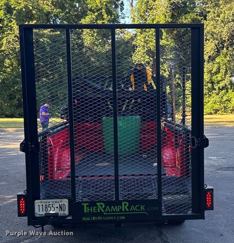 image for item EV4117 2022 Ford F350 Super Duty Crew Cab pickup truck