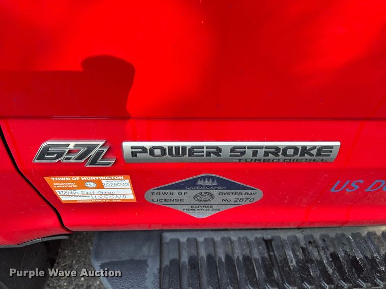 image for item EV4117 2022 Ford F350 Super Duty Crew Cab pickup truck