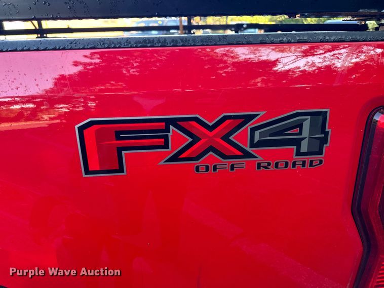 image for item EV4117 2022 Ford F350 Super Duty Crew Cab pickup truck