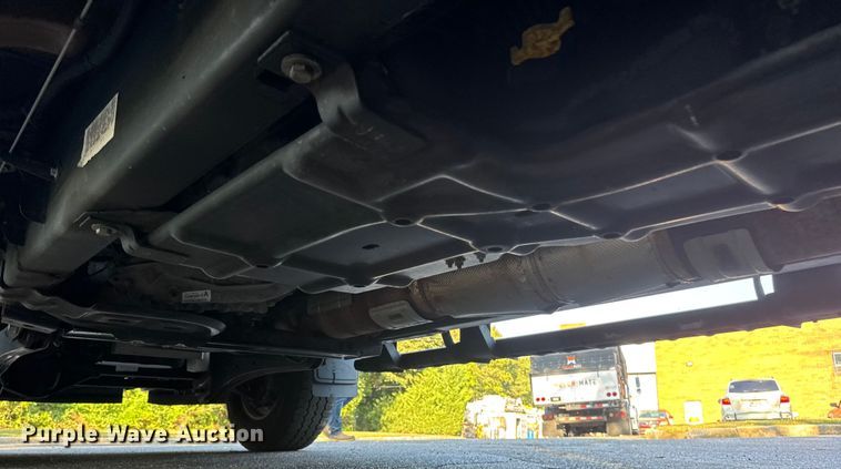 image for item EV4117 2022 Ford F350 Super Duty Crew Cab pickup truck