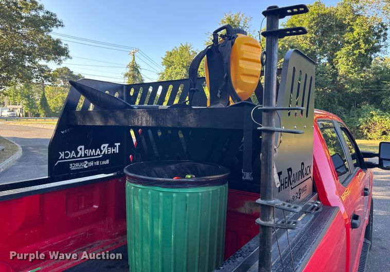 image for item EV4117 2022 Ford F350 Super Duty Crew Cab pickup truck