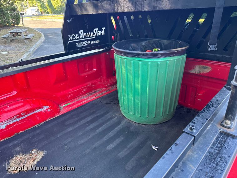 image for item EV4117 2022 Ford F350 Super Duty Crew Cab pickup truck