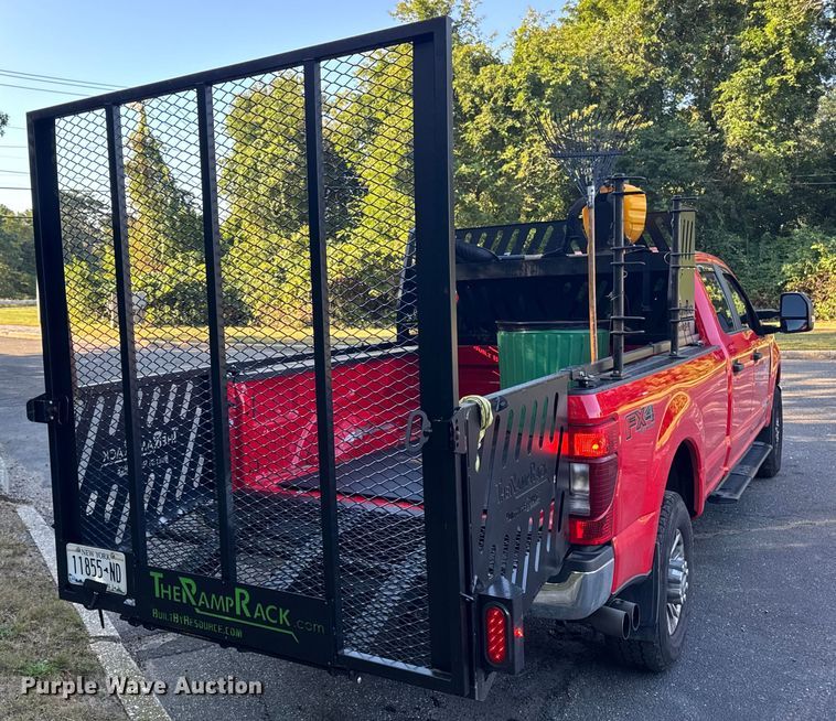 image for item EV4117 2022 Ford F350 Super Duty Crew Cab pickup truck