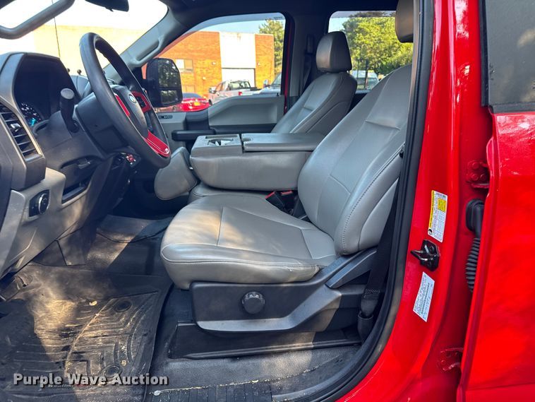 image for item EV4117 2022 Ford F350 Super Duty Crew Cab pickup truck