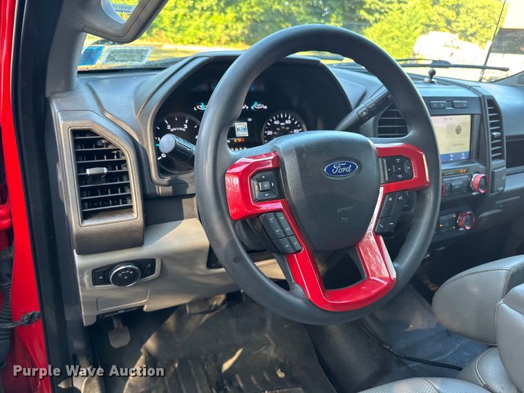 image for item EV4117 2022 Ford F350 Super Duty Crew Cab pickup truck