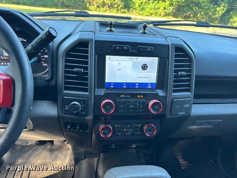 image for item EV4117 2022 Ford F350 Super Duty Crew Cab pickup truck