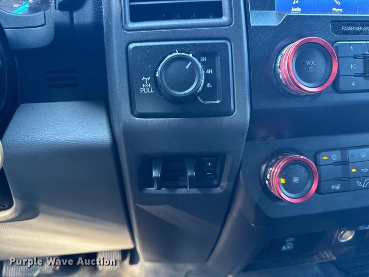 image for item EV4117 2022 Ford F350 Super Duty Crew Cab pickup truck